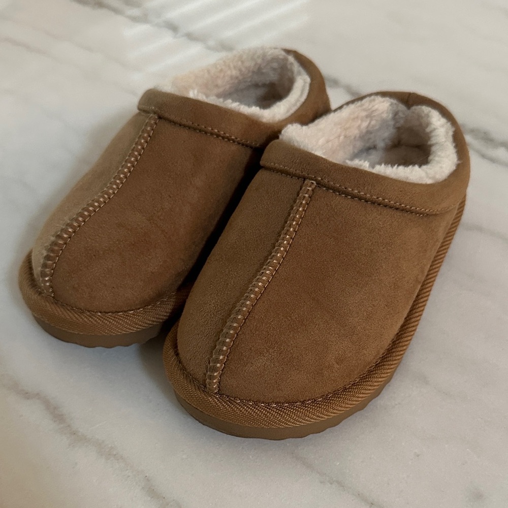Cozy Brown Slippers with Plush Lining